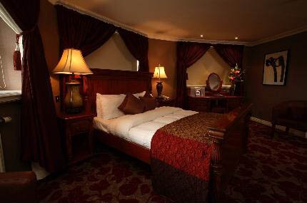 hotel room. Hotel Rooms Sir Thomas Hotel